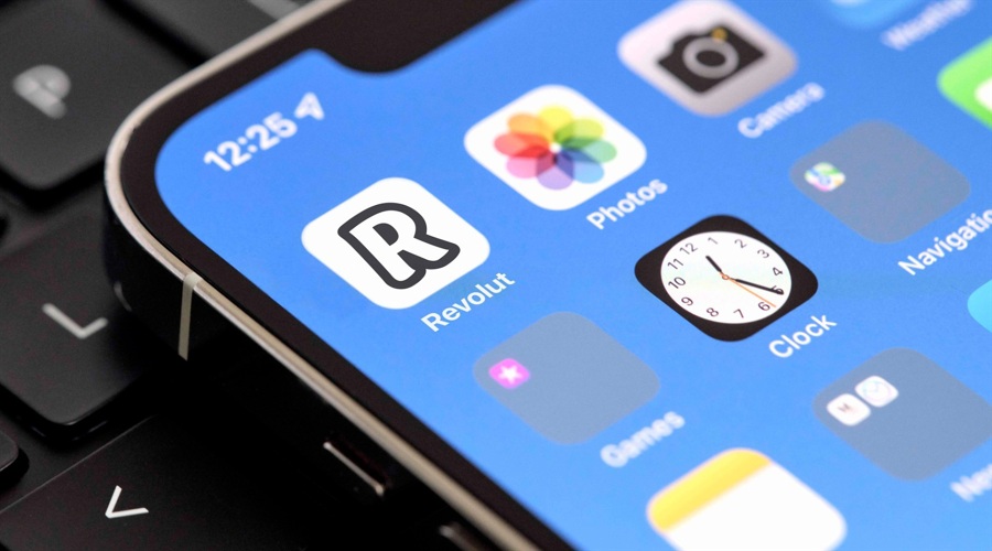 Revolut Invest 击败34家波兰经纪商，但无法撼动 XTB 的王者地